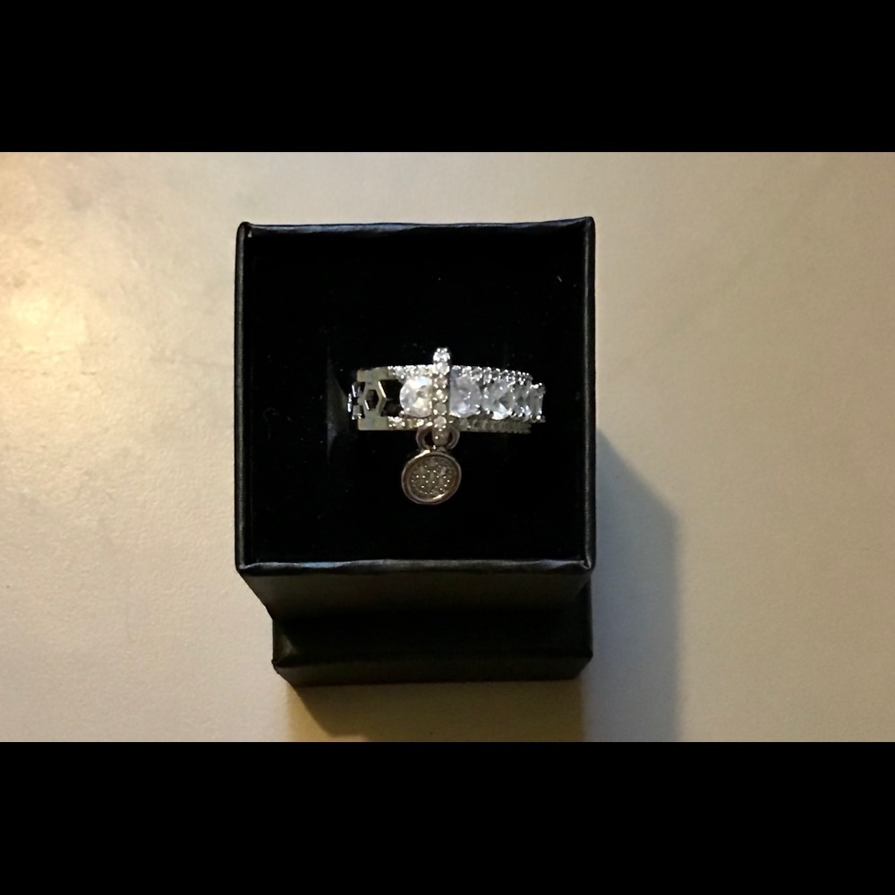 Ring new size 7 or 6 round  white topaz gemstones white small dangle cha…
